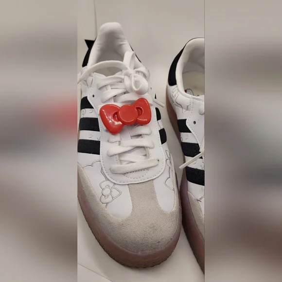 adidas gazelle silver green womens HELLO KITTY X ADIDAS ORIGINALS SAMBAE 